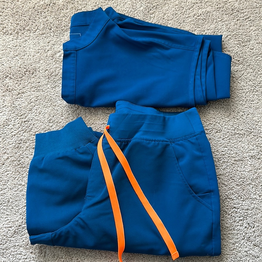 Figs Deep Reef Rafaela top and Zamora joggers